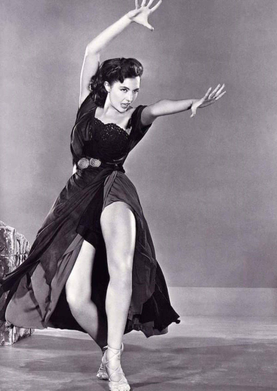 Cyd Charisse and her powerful expressive arms that tell a story